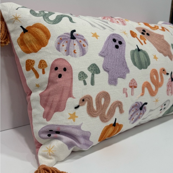 Cupcakes and cashmere halloween decorative pillow - Picture 2 of 4